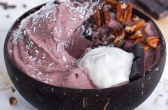 Chocolate Cherry Brownie Smoothie Bowl – Coconut Bowls